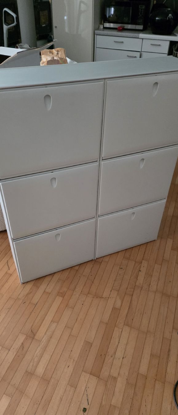 Armoires: Schuhschrank Kipper Magis Garage Design – D'occasion à Riedikon par Winter21. 1