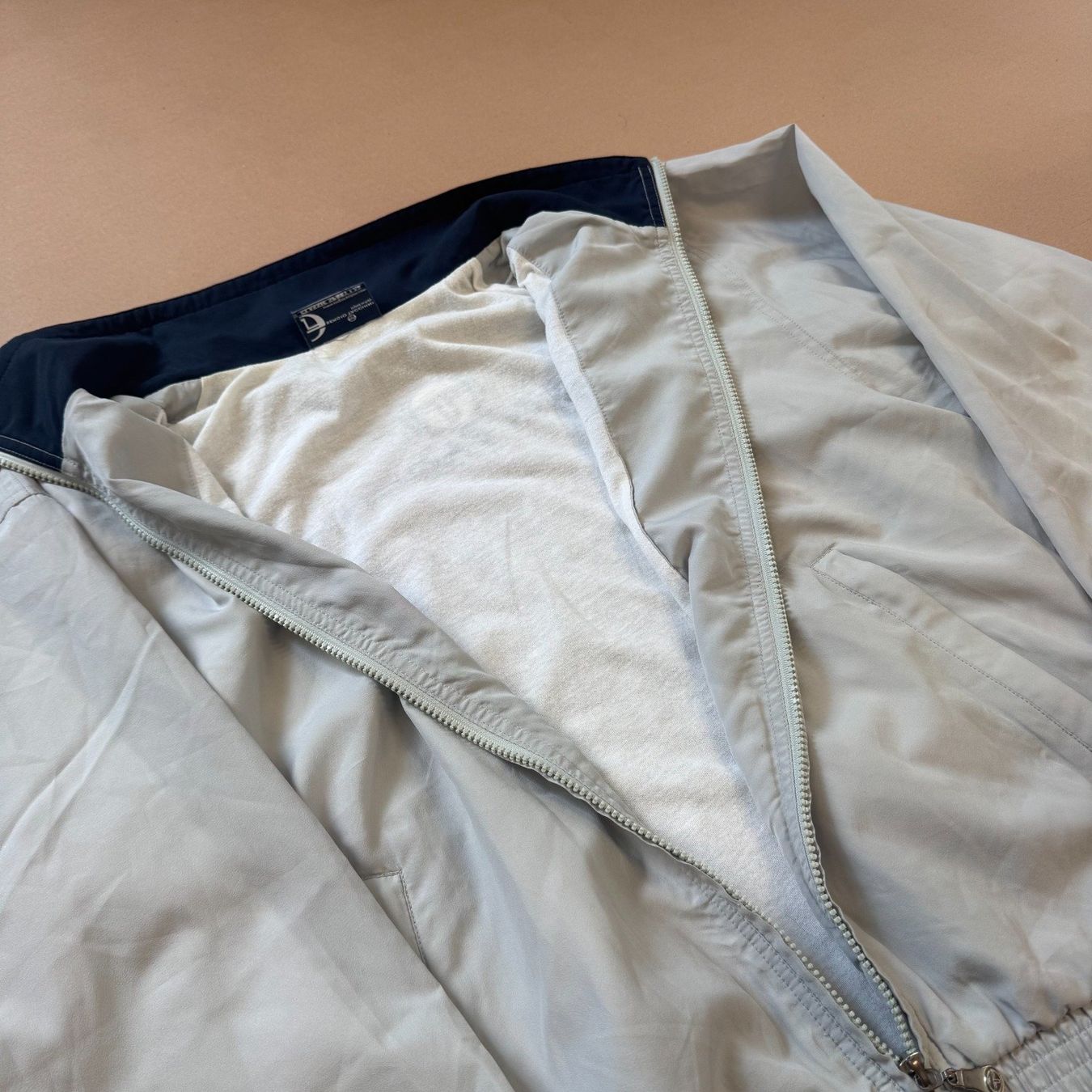 Giacche: Sergio Tacchini vintage grey track jacket – Usato da St. Gallen venduto da sourced_limited 3