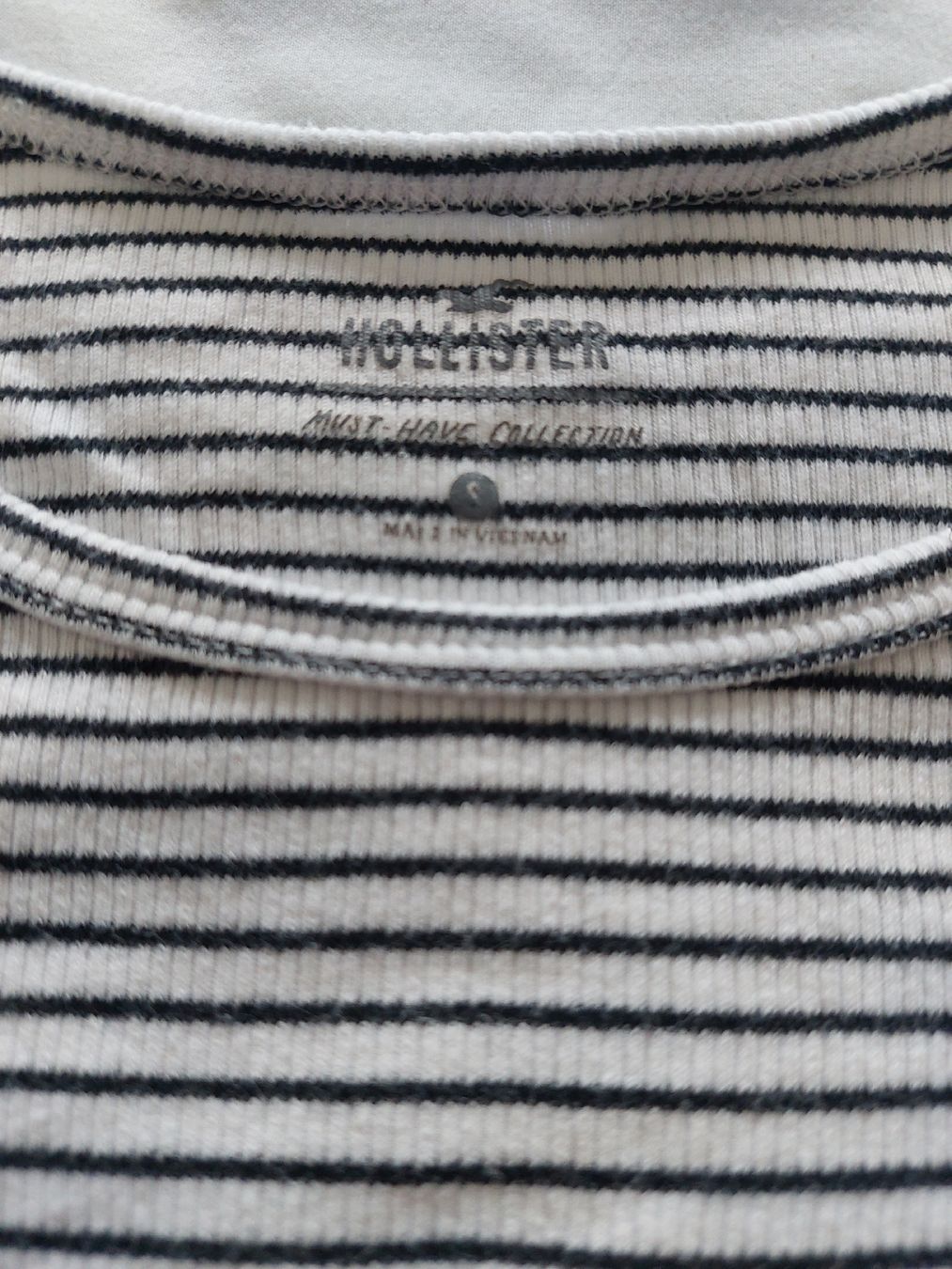 Hollister T-shirt: T-Shirt Hollister  Gr.S – Usato da Thun venduto da Alexanna 3