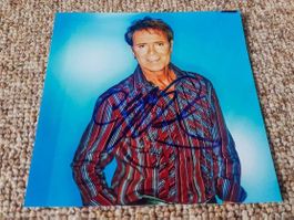 Cliff Richard - Autogramm auf Foto