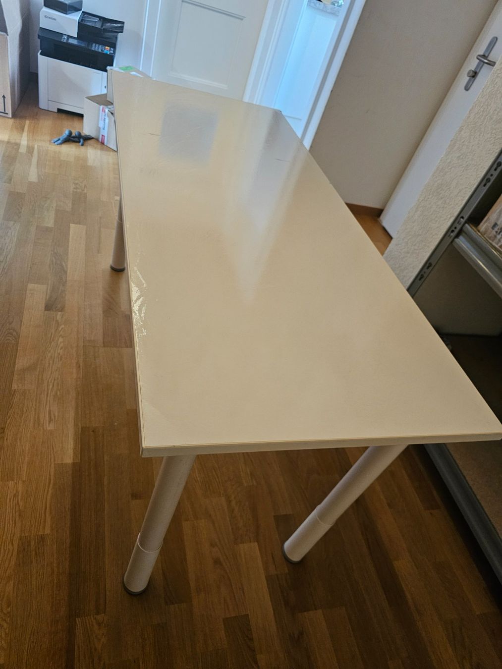 Scrivanie: Table de bureau KINNARPS – Usato da Ste-Croix venduto da gfamily