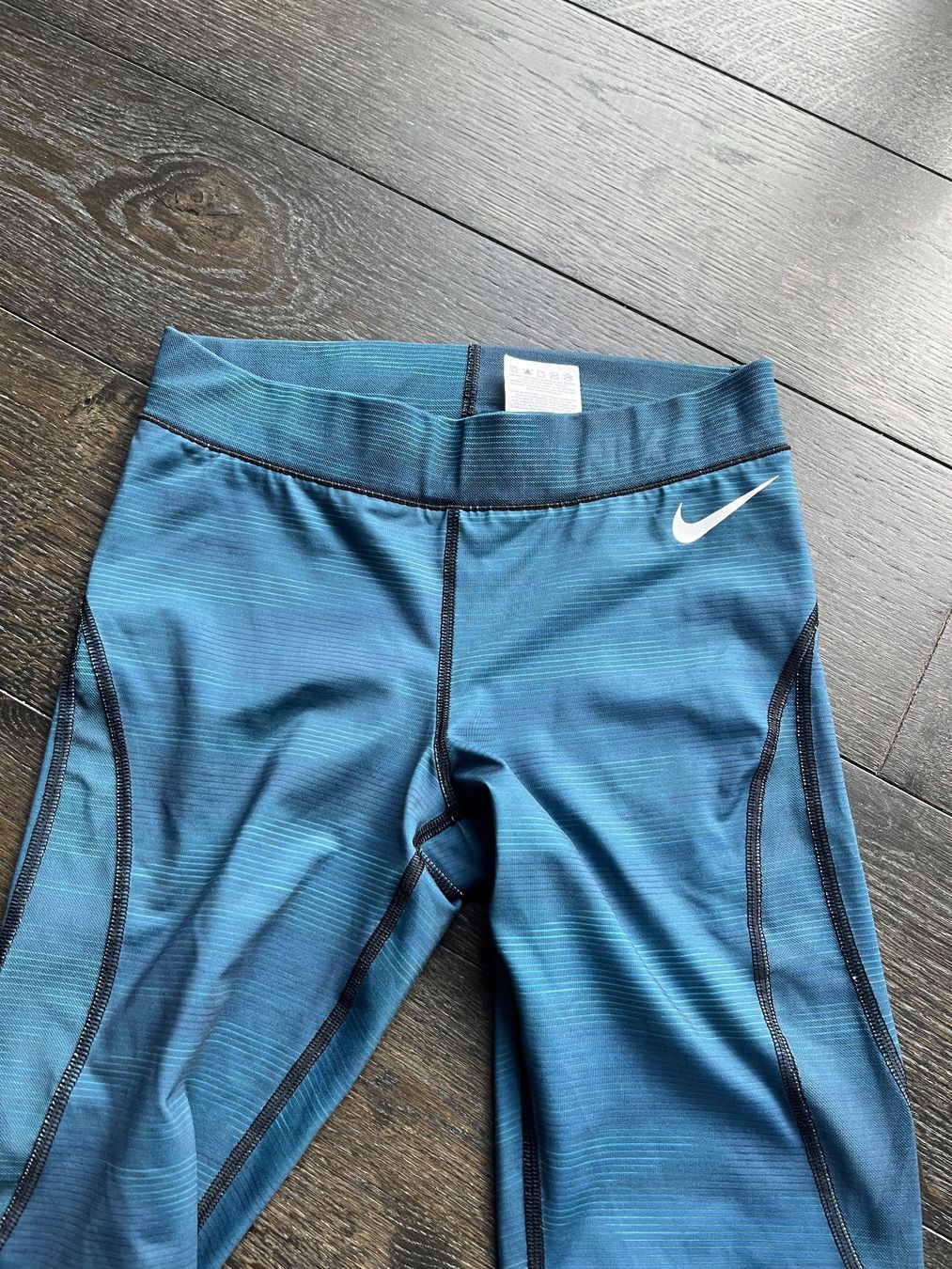 Nike Leggings: 2 leggings Nike pro t. S – Gebraucht aus Posieux von evs_57x2 3