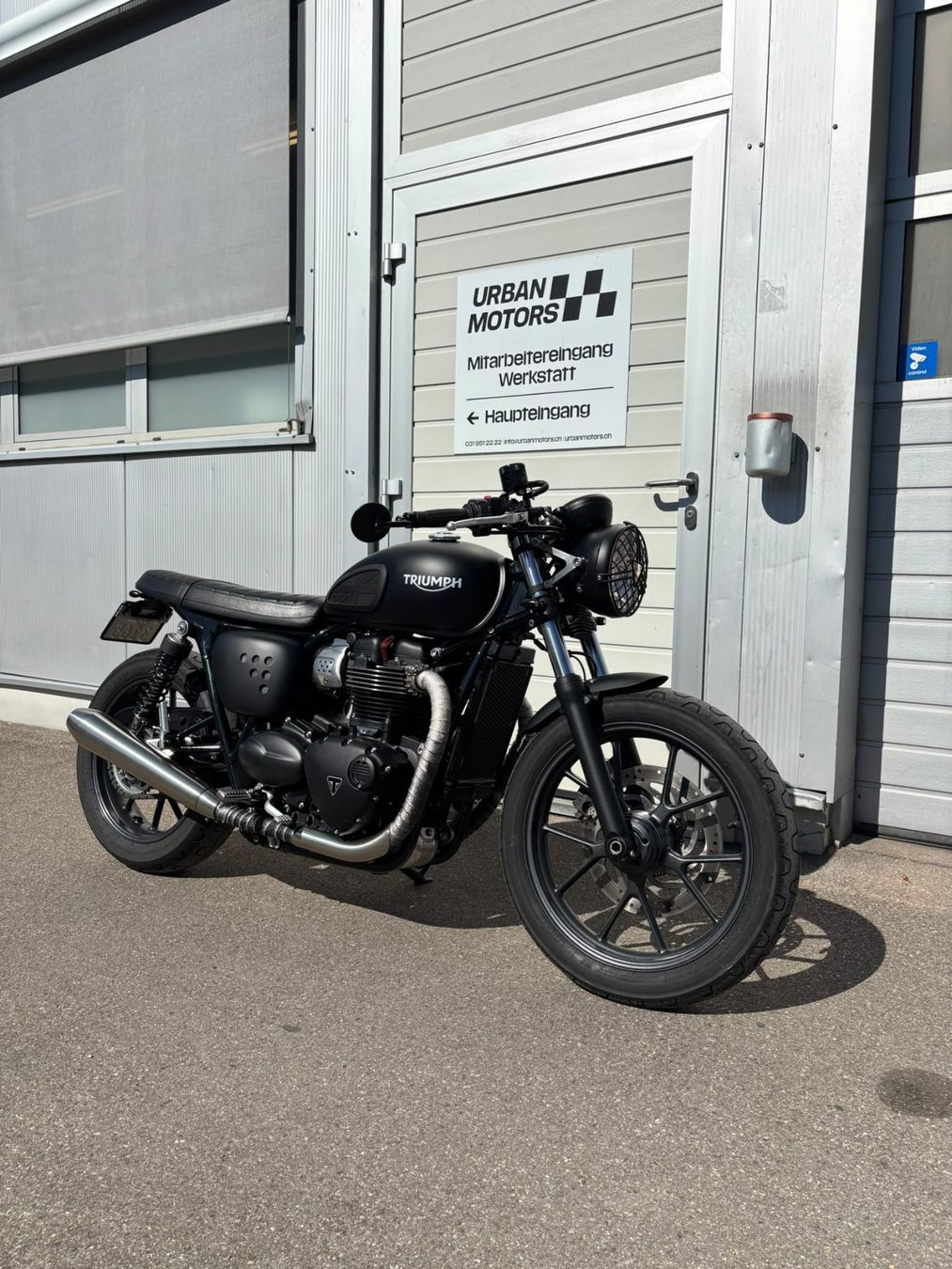 Triumph Strada: Triumph Street Twin 900 – Usato da Muri b. Bern venduto da UrbanMotors 1
