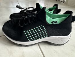 New Black & Mint Sneakers - Size US 8 - Perfect for Spring!
