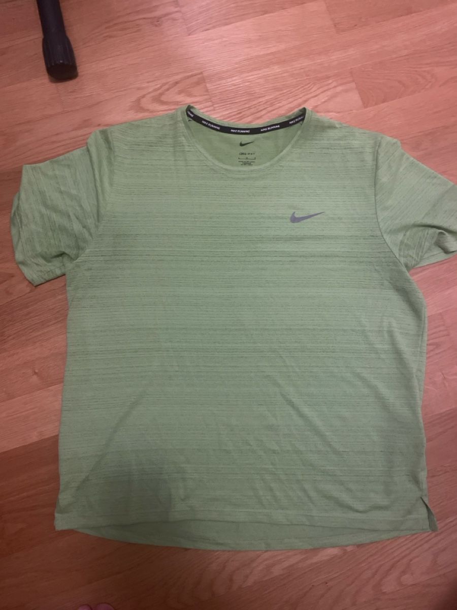 Nike T-shirt: Tshirt Nike – Usato da Zürich venduto da sany20
