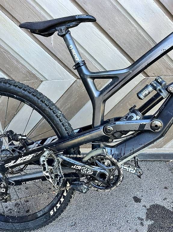 YT Biciclette: YT TUES CF Pro M – Usato da St. Gallen venduto da lukasmet17 2