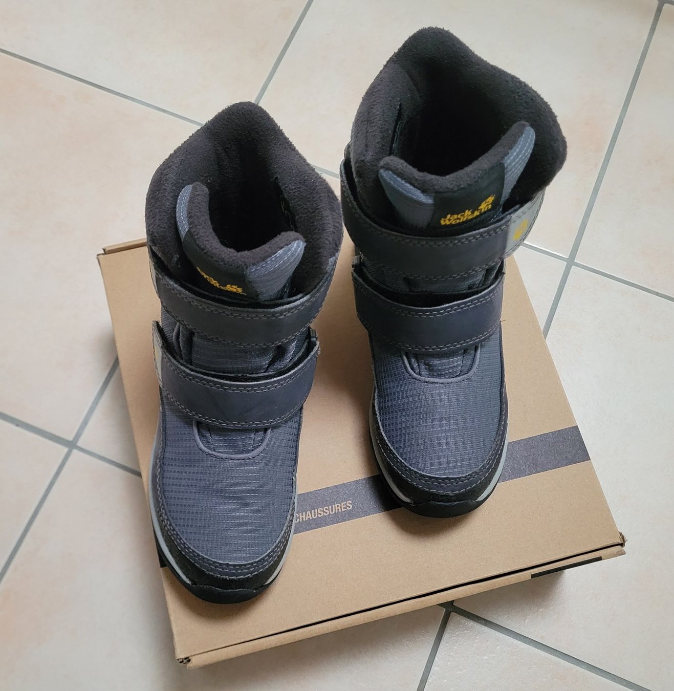 Scarpe per ragazzi: Winterschuhe Gr.31-32 – Usato da Henau venduto da AXAA 1