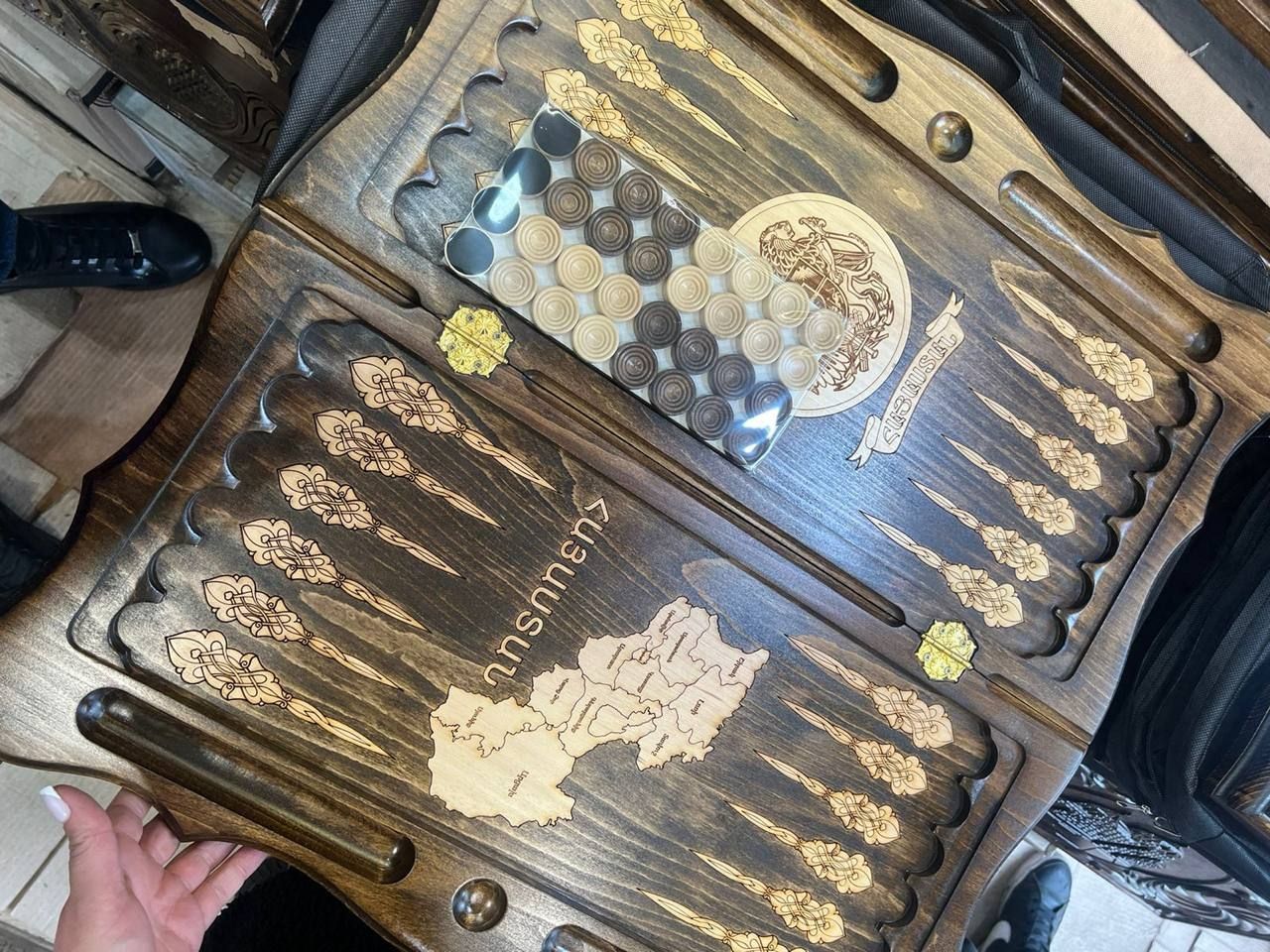 Giochi: Handgemachtes Backgammon und Schach – Nuovo e nell'imballaggio originale da Grindelwald venduto da kla_6r7z 8