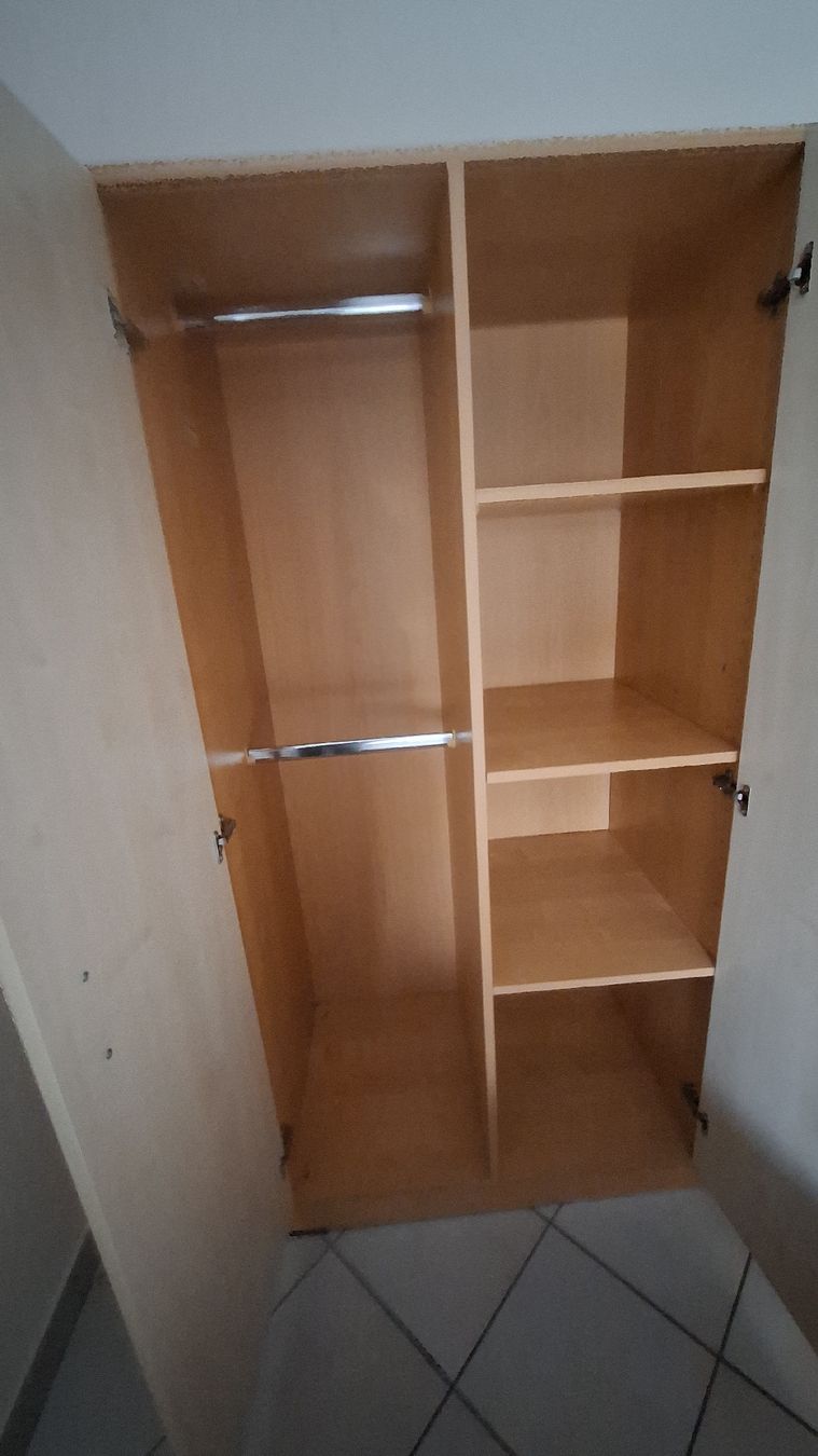 Armadi: Sehr schöner Schrank – Usato da Wäldi venduto da Fergiu 2