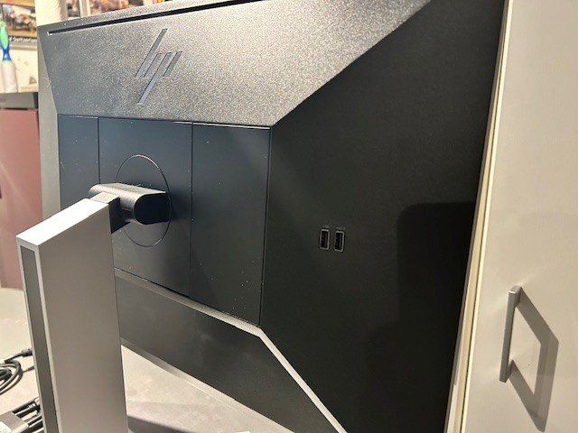 Monitor: HP Flatscreen 24-Zoll – Usato da Weiach venduto da Wikingnoldi 1