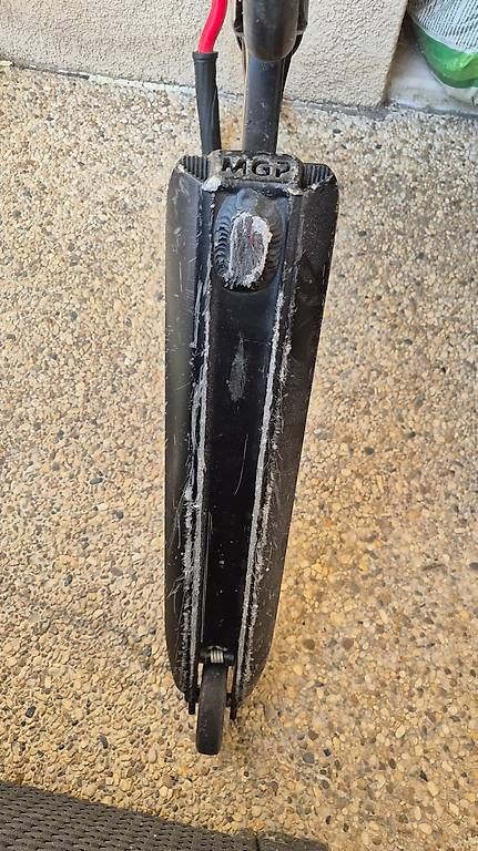 Kickboard: Trotinette MGP avec pegs – Usato da Lutry venduto da and_25nt 1