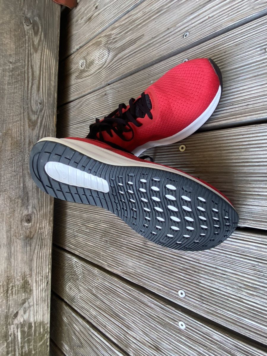 Asics Scarpe da uomo: Neue Turnschuhe von Asics, Grösse 44,5 – Nuovo (secondo la descrizione) da Murten venduto da Defender10 4