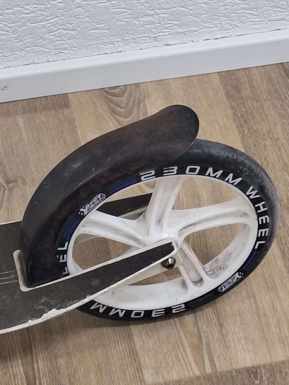 Kickboard: Trottinett – D'occasion à Grüt (Gossau ZH) par wisdomio7 6
