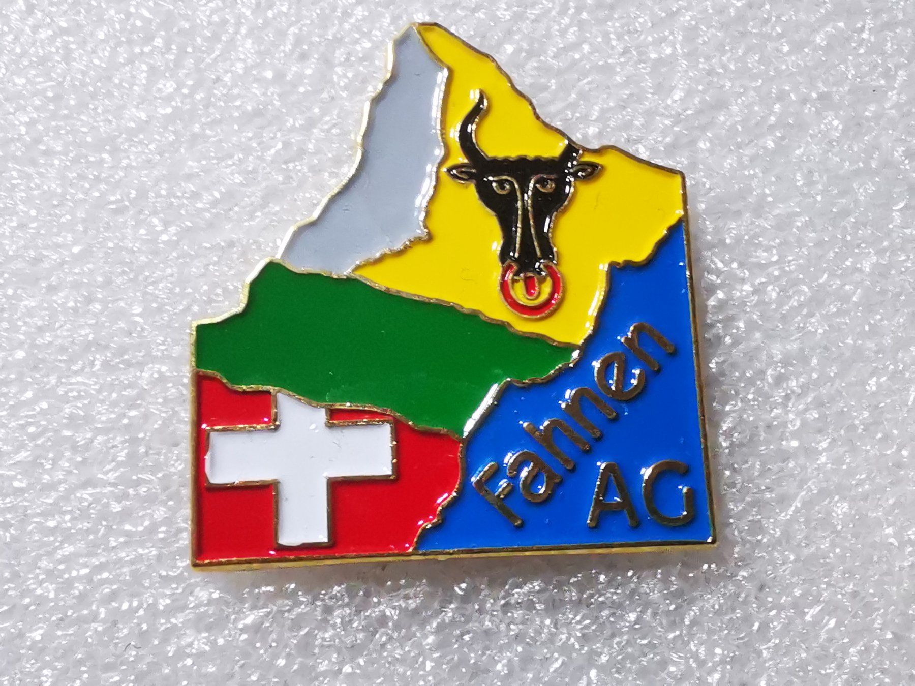 Placchette & Badge: Ansteckpin 128: Fahnen AG – Usato da Oppligen venduto da Pin-Fall-Shop