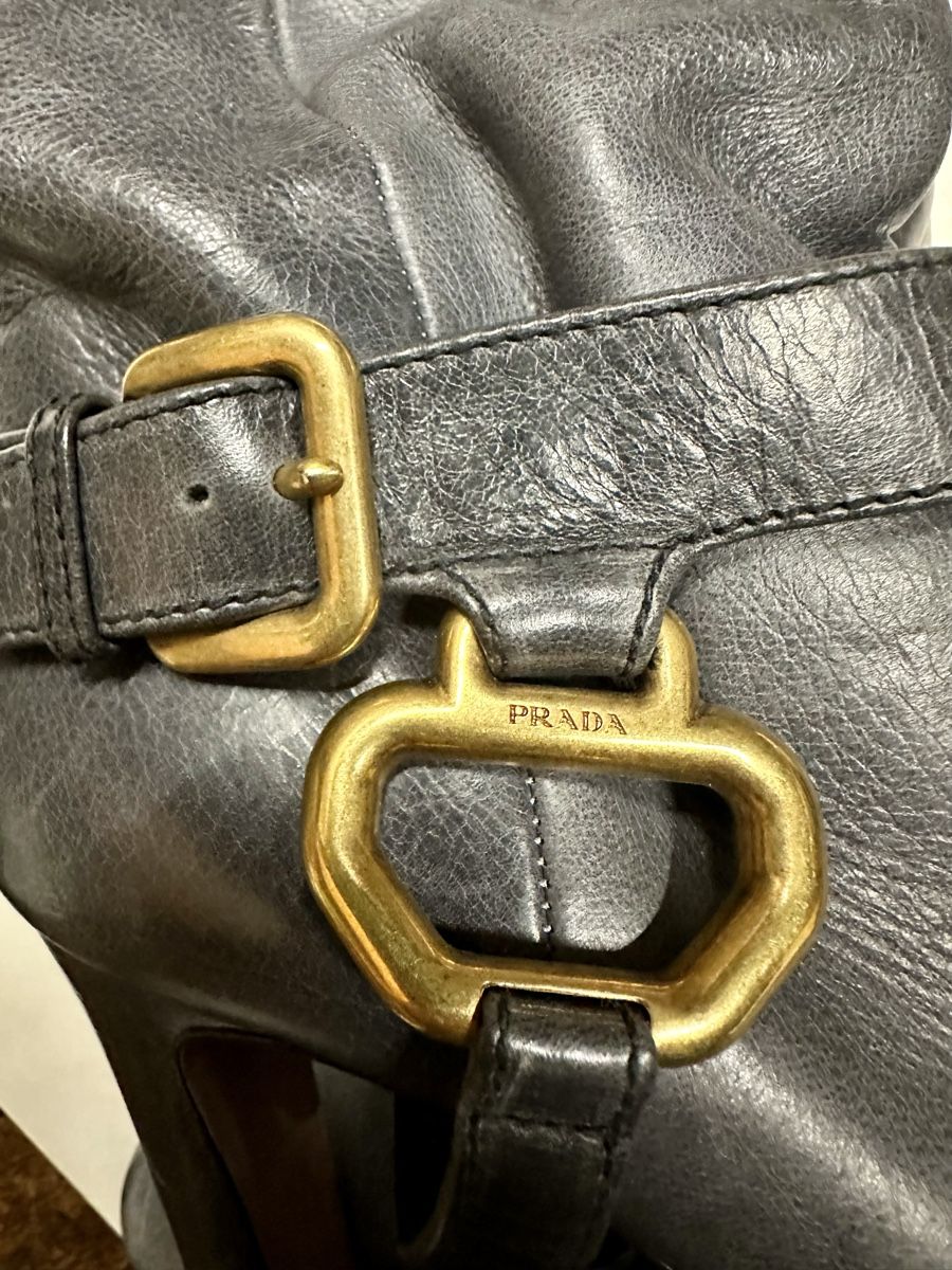 Prada Scarpe da donna: Bottes Prada, cuir souple gris taille 37. – Usato da Genève venduto da Tom6 4