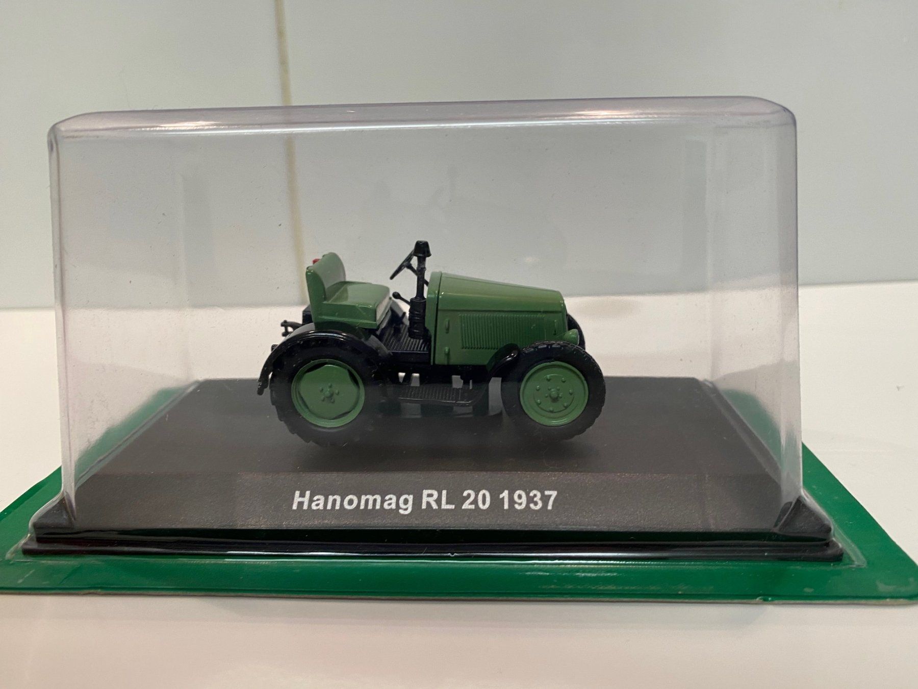 Modellbausätze & Standmodelle: Traktor Hanomag RL 20 1937 1-43 389 – Neu und originalverpackt aus Stäfa von thebrand 2