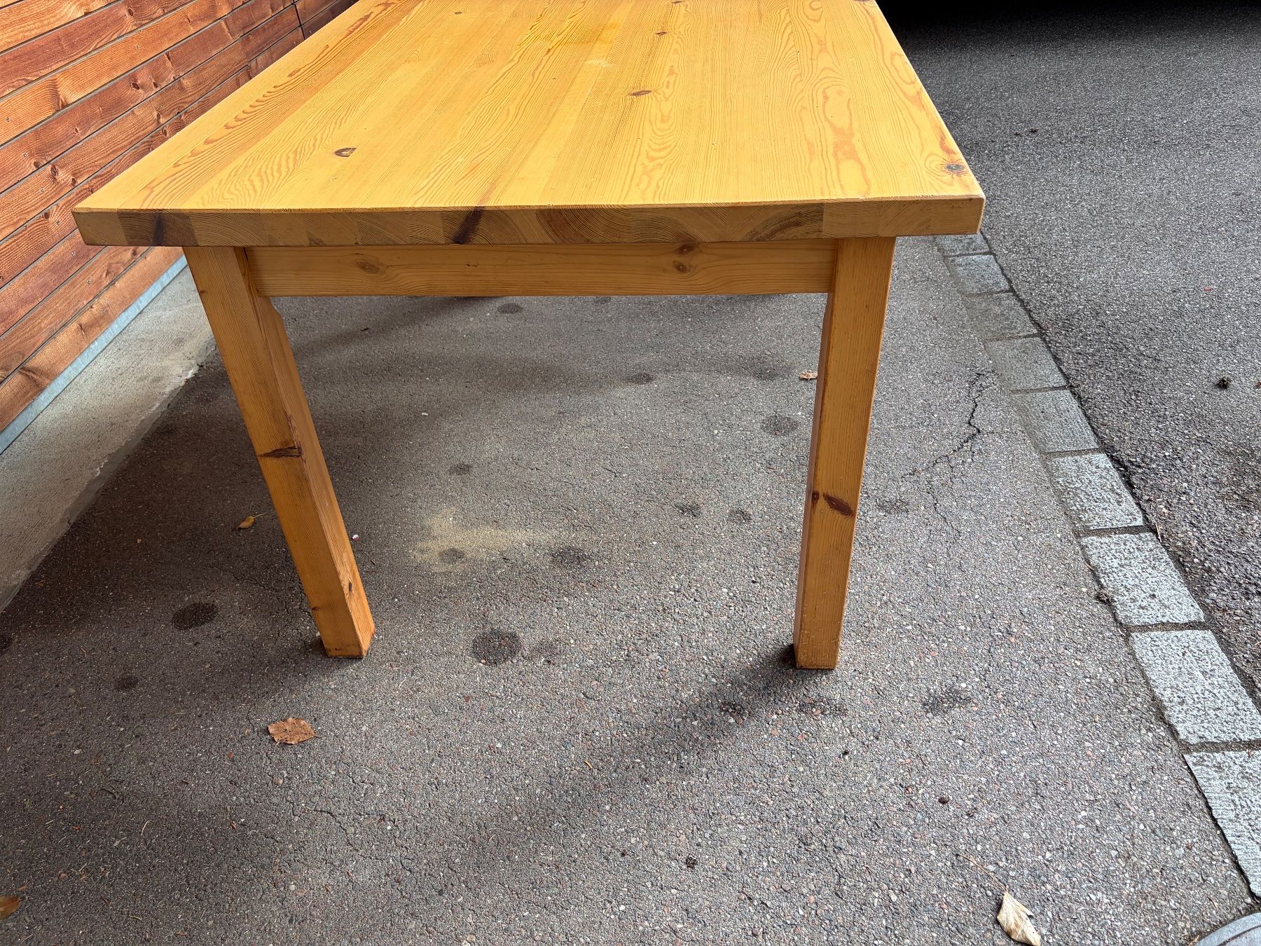 Tische: Massivholz Tisch – Gebraucht aus winterthur von Grami1 2