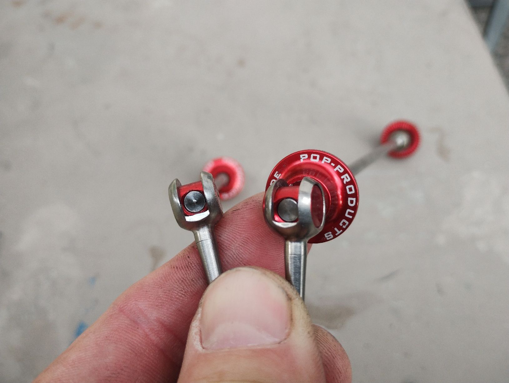 Pezzi di ricambio: pop products Titanium Schnellspanner MTB – Usato da Oetwil am See venduto da Kukuxumusu 1