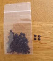 Knöpfe schwarz 4 mm  100 Stk.