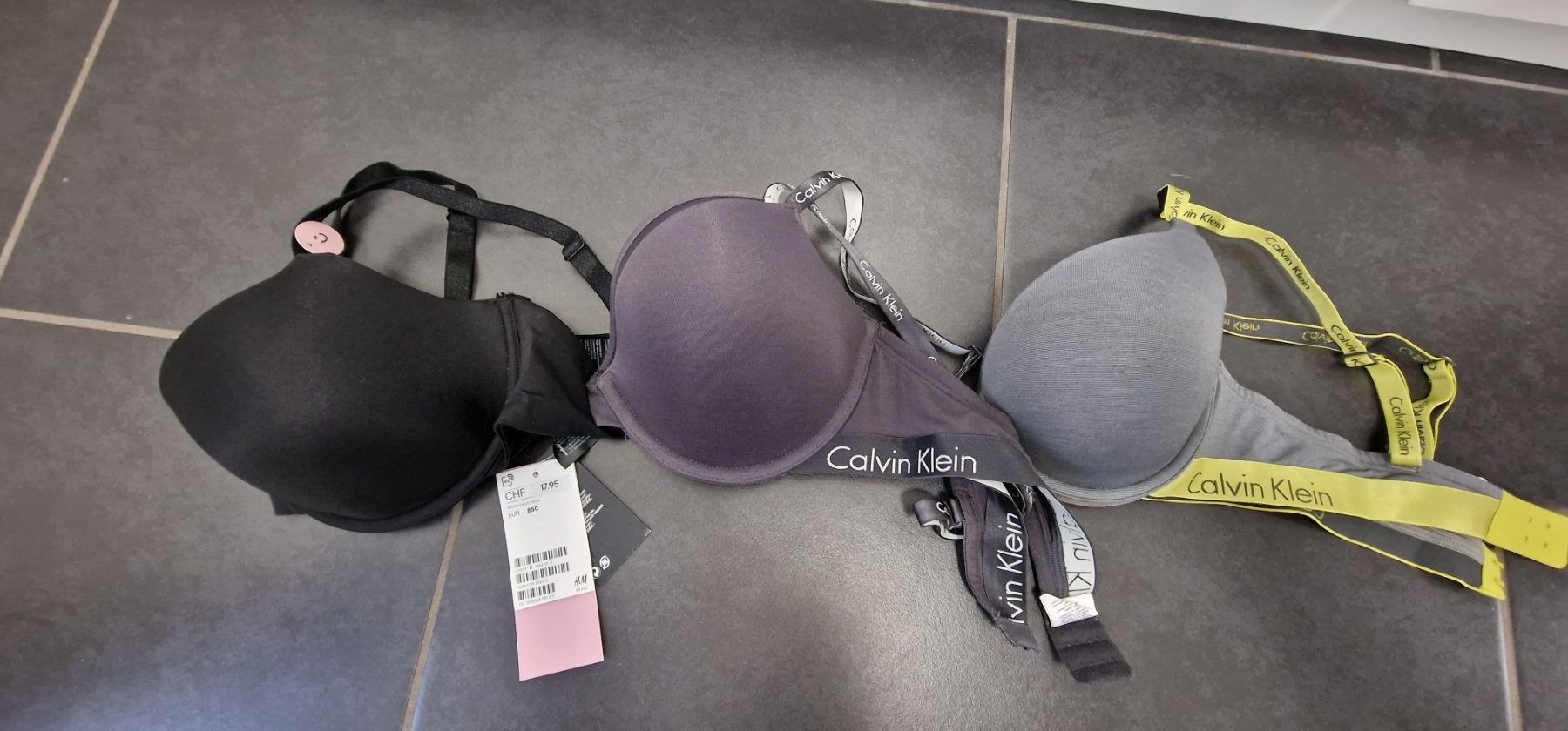 Calvin Klein Altra biancheria intima: BH Calvin Klein – Nuovo e nell'imballaggio originale da Oftringen venduto da bin_2wk8