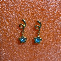 Vintage Ohrstecker NEU herrlicher Goldglanz blaue Steinchen