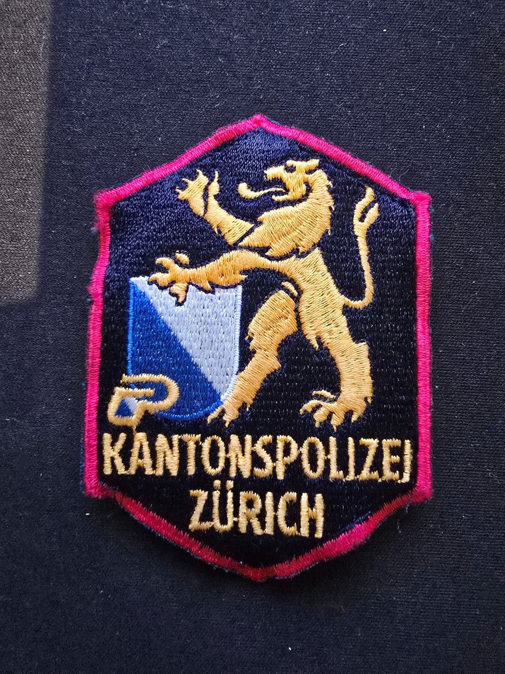 Toppe: Aufnäher Kantonspolizei Zürich – Usato da Pfyn venduto da mei_vyw5
