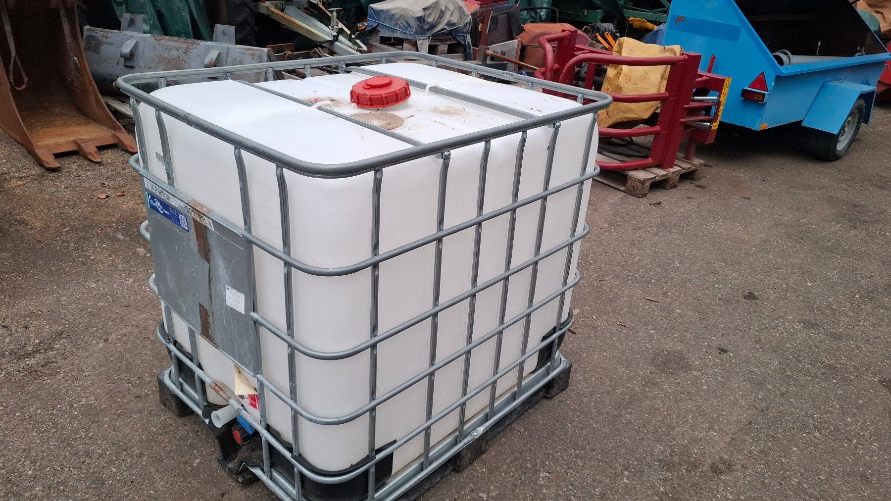Abbeveratoi e trogoli: Wassertank 1000l – Usato da Lütisburg venduto da erle1 4