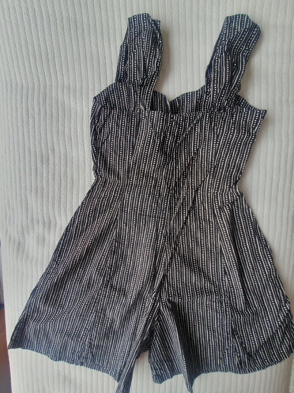 H&M Tute: Magnifique combishort – Nuovo (secondo la descrizione) da Carouge GE venduto da bub_c8hk 1