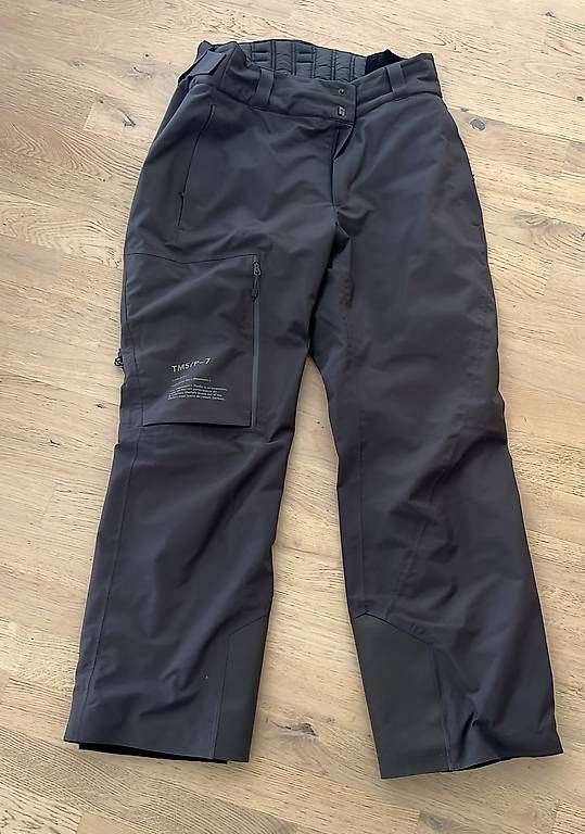 Giacche: The Mountain Studio Skidress Grösse M – Usato da Engelberg venduto da NicoleKilian 3