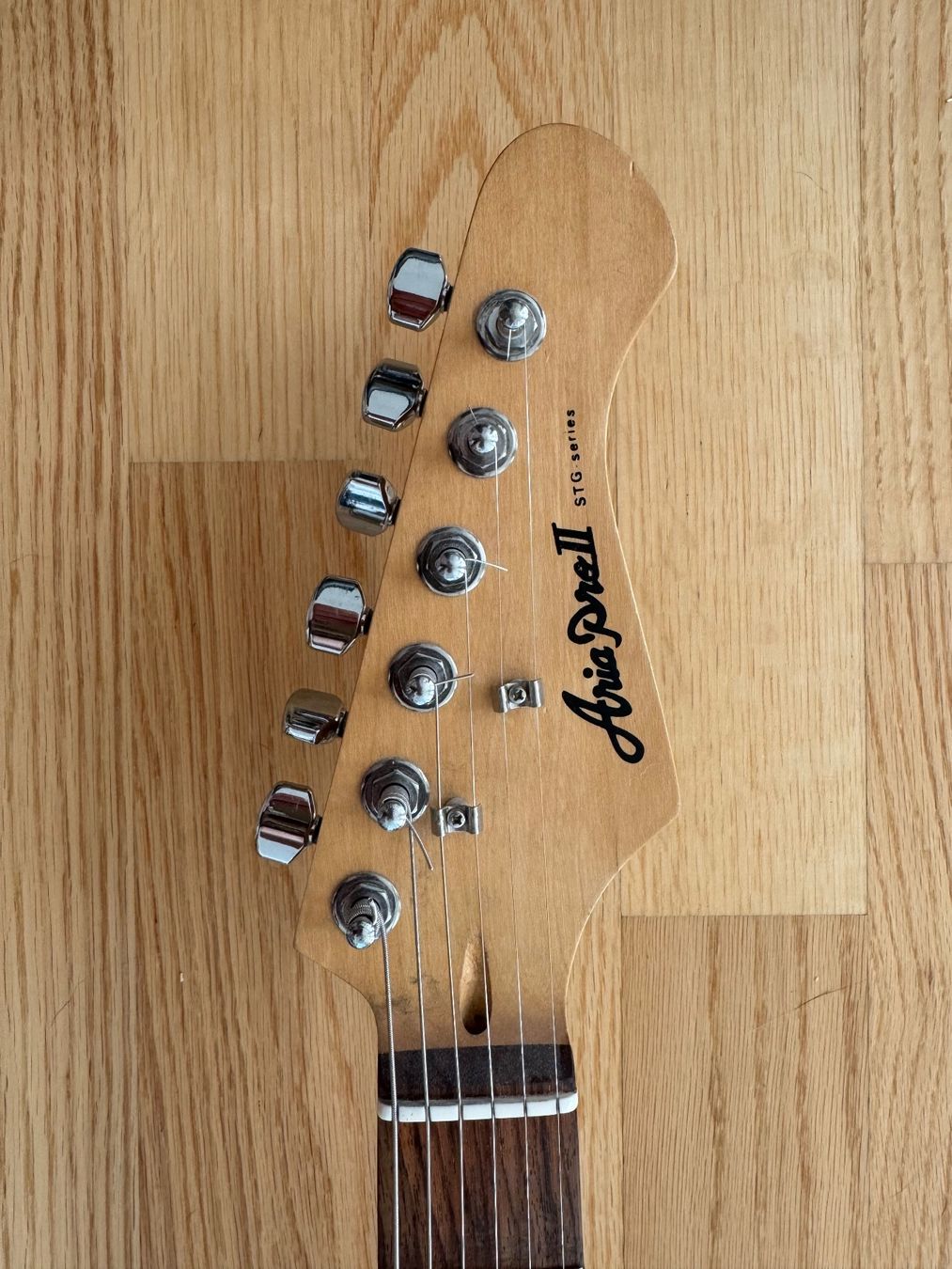 Aria Strumenti musicali: Aria Pro II STG mit Fender Custom 54 Pickups – Usato da Windisch venduto da Robinkae 5