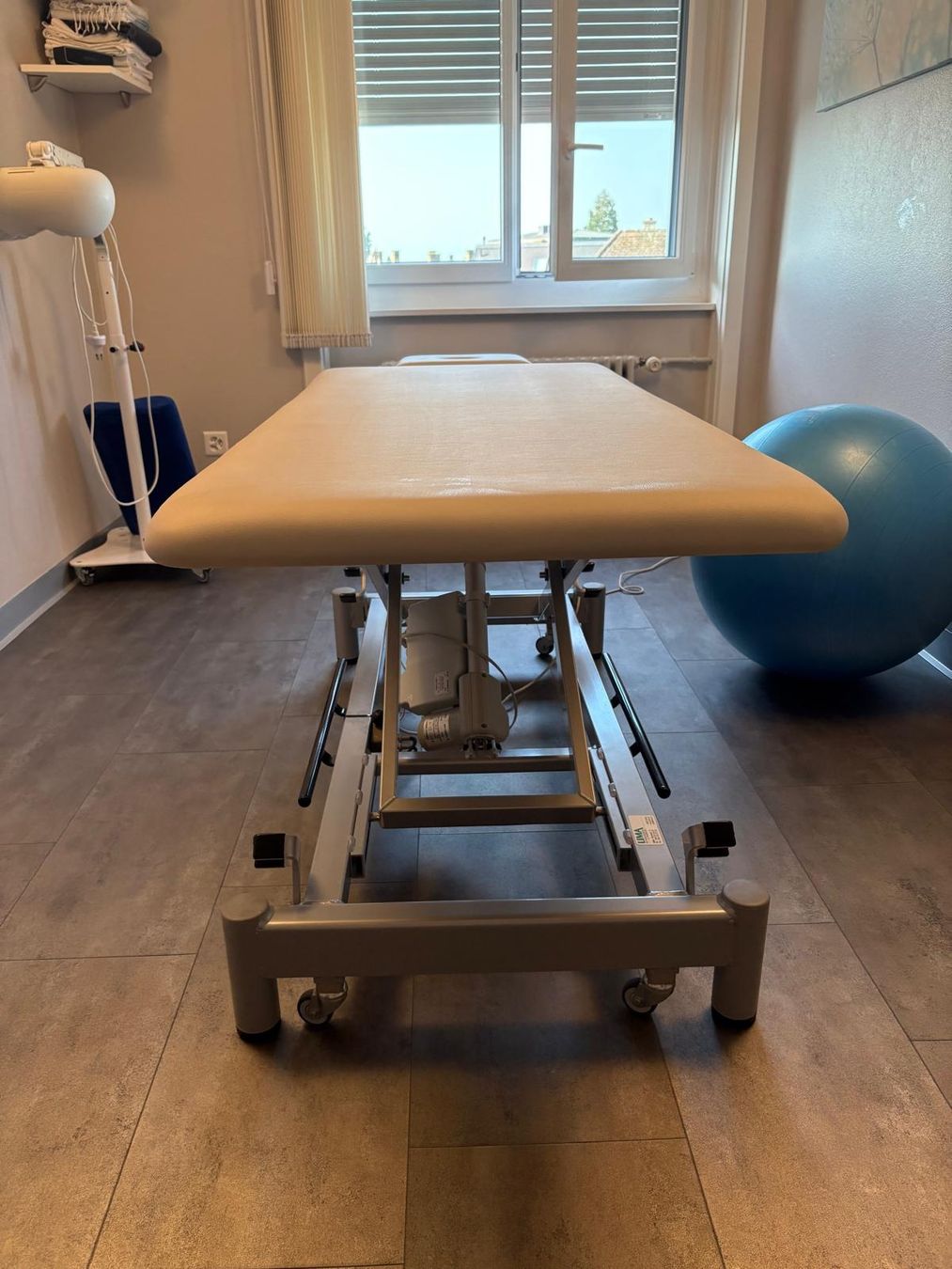 Lettini & sedie per cosmetici: Table de massage professionnelle Luna de Lima – Usato da Bern venduto da phb_92q9 4