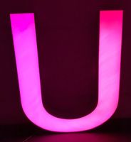 grosser Leuchtbuchstabe U