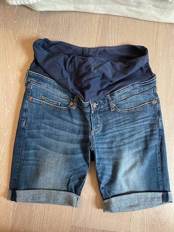 Pantaloni: Deux shorts de grossesse – Usato da Genève venduto da m10_t92f 2