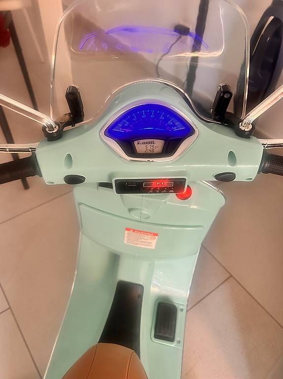 Scooters: vespa elettrica  – D'occasion à Bioggio par vir_5b6b 2