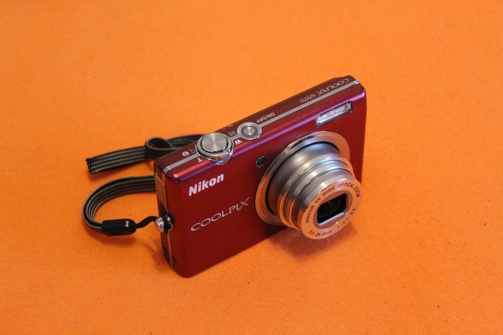 Nikon COOLPIX S570, inkl. 8 GB SDCARD Kaufen auf Ricardo