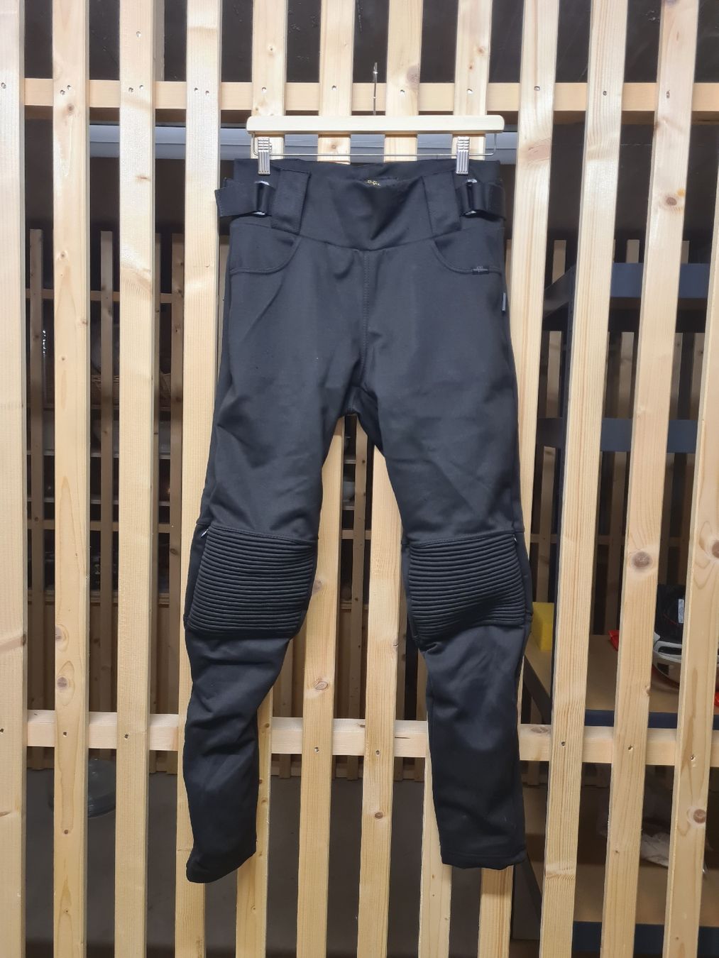 Pantaloni: Moto Eleven Protective Legging 2.0 schwarz Grösse 40 – Usato da Luthern venduto da ste_q9qv