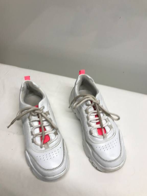 Scarpe per ragazze: Turnschuhe Grösse 33 – Usato da Boswil venduto da MaKoBo