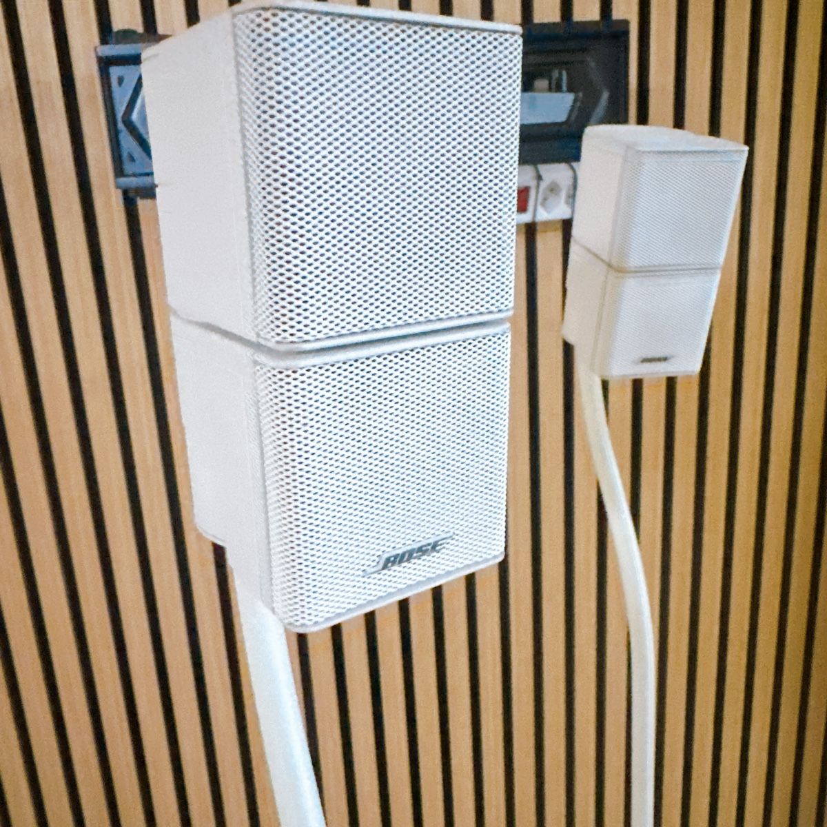 Bose Home cinéma: Bose Acoustimass Double Cube - Original Standfüsse – D'occasion à Wiedlisbach par Aquarium-Deko 2