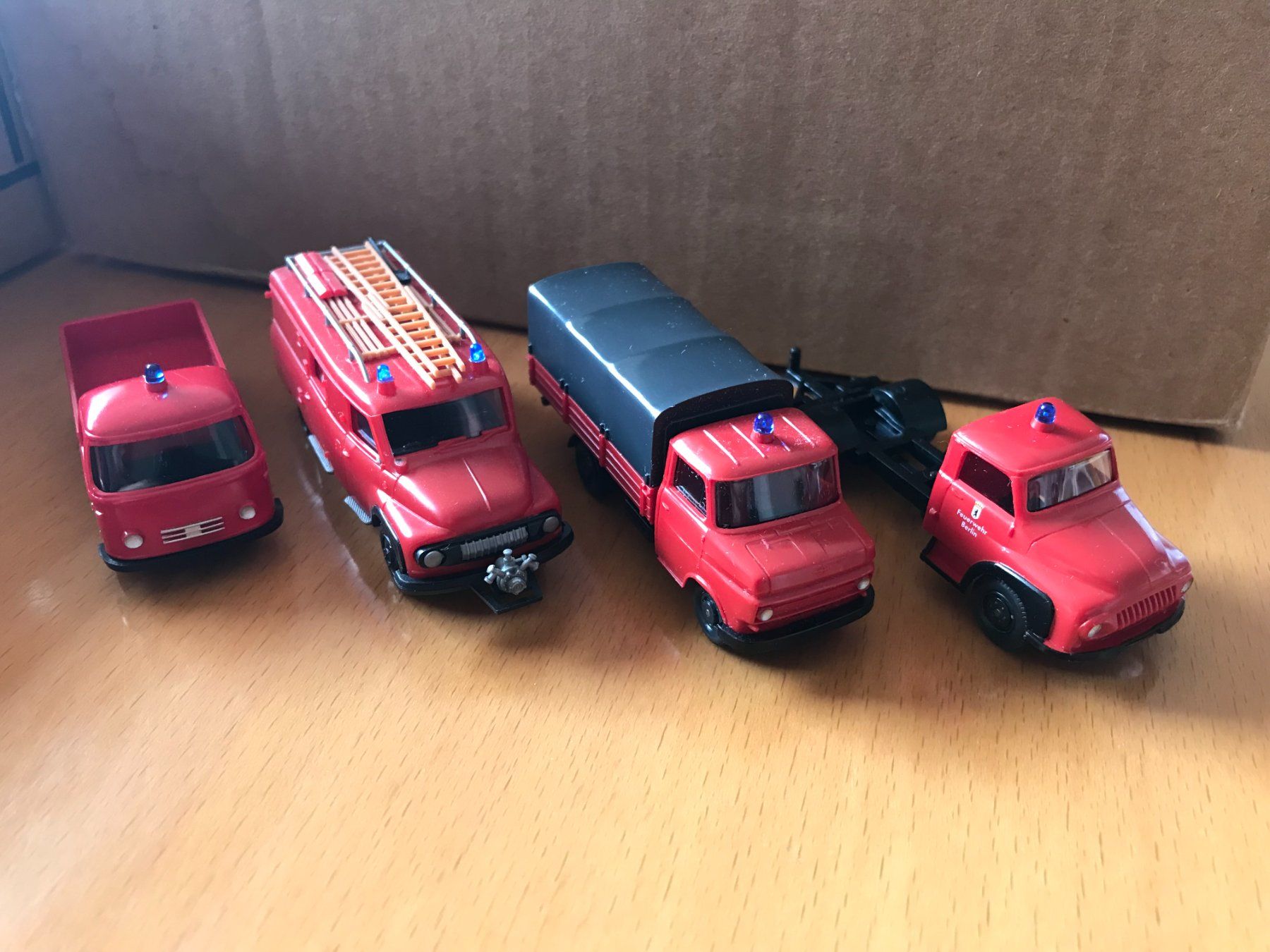 Modellini d'auto: 4x LKW Feuerwehr – Usato da Luzern venduto da mey_s13