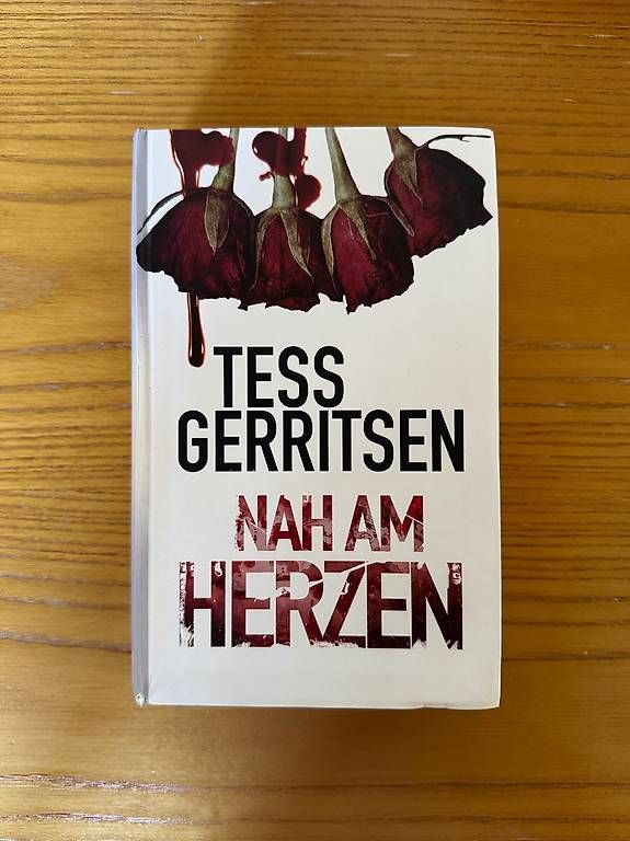 Libri: Tess Gerritsen - Nah Am Herzen – Usato da Widnau venduto da sar_h98t