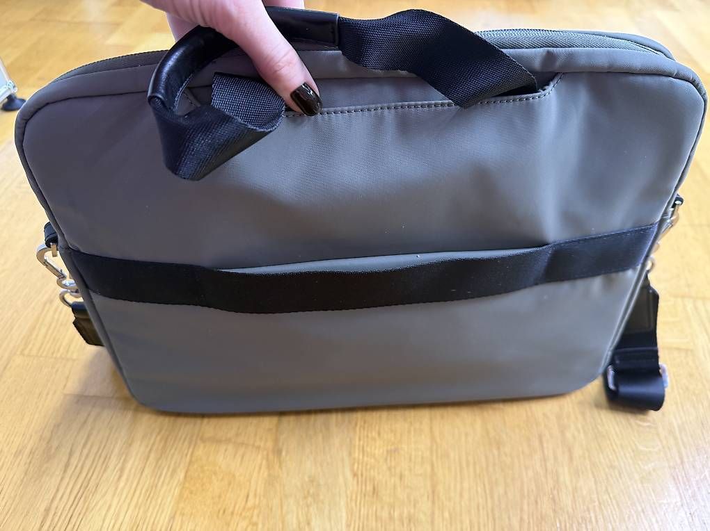 Samsonite Borse: Laptop Tasche Samsonite Grün-Grau – Nuovo (secondo la descrizione) da Bern venduto da kwa_pyt9 2
