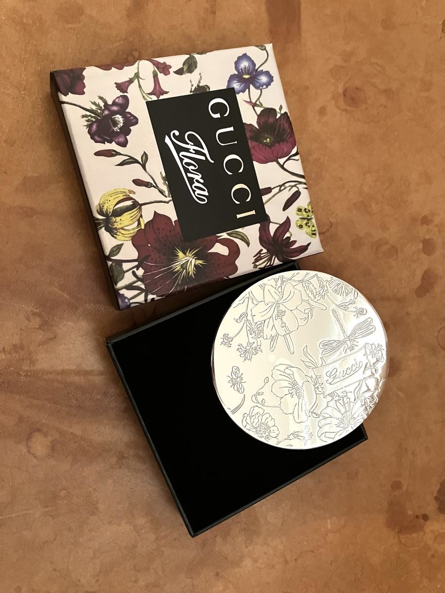 Specchi: Gucci Flora Mirror Compact with box - Elegant Floral Design – Nuovo e nell'imballaggio originale da St. Gallen venduto da Atelier.W.Maison 1