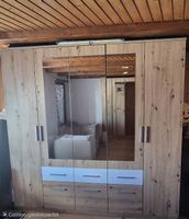 Armoire 5 portes avec miroir
