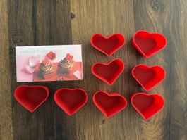 8 Stk. Swissmilk Silikon Herz Förmli klein rot - wie neu