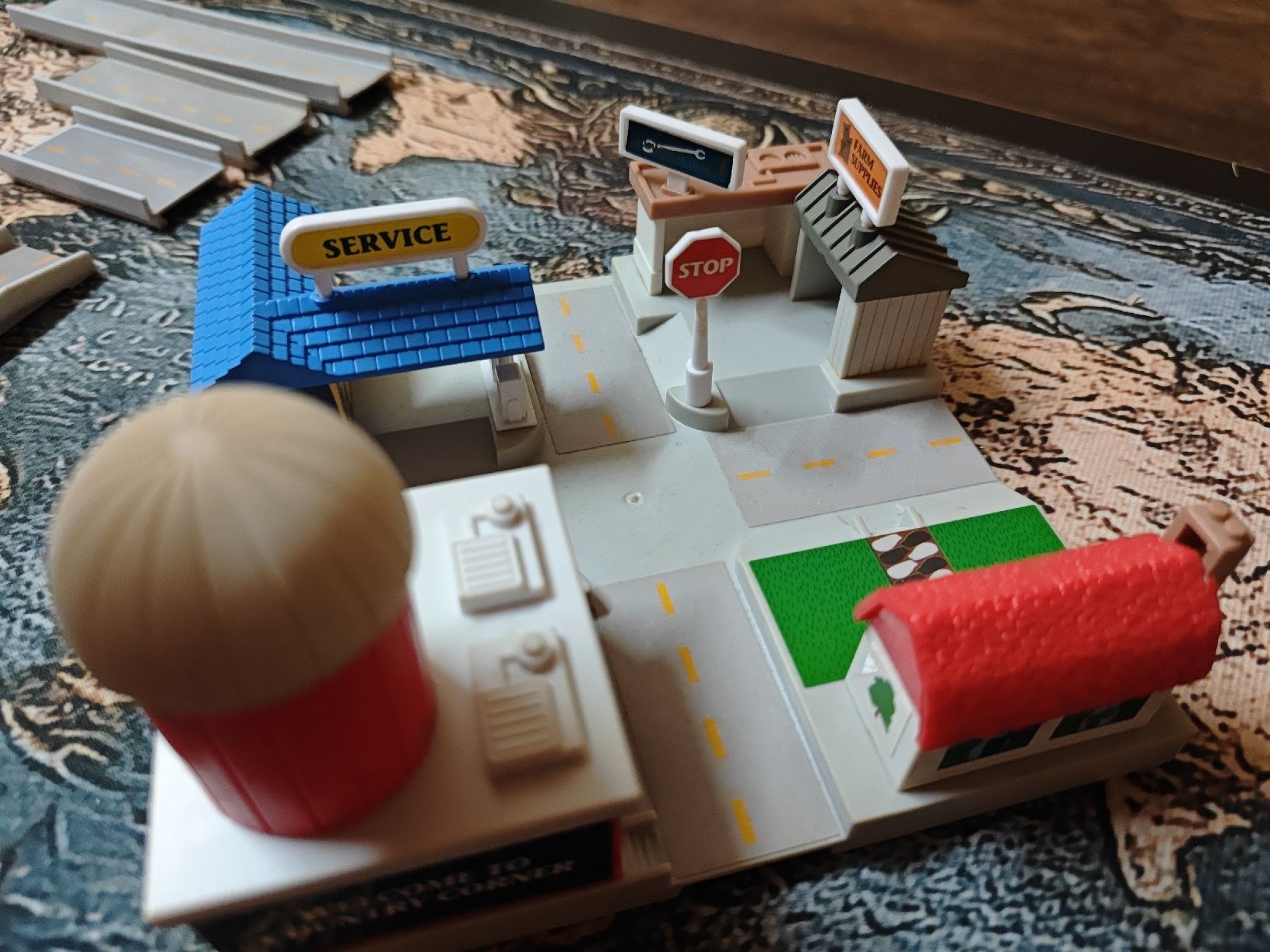Micro Machines Giocattoli: Micro Machines Hiways & Byways Country Junction – Usato da Wittenbach venduto da stefange 2