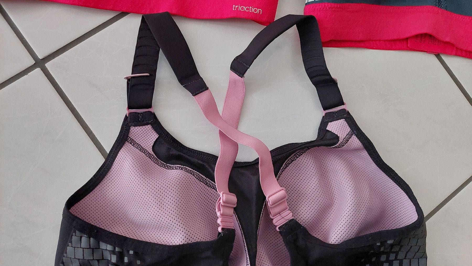 Triumph Altra biancheria intima: Sport BH Triumph 80E – Usato da Escholzmatt venduto da Ipbuur 1