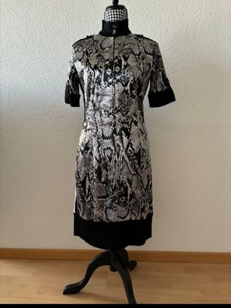 Sehr schönes Kleid NP über Fr. 459