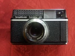 Ancien appareil photo (Voigtländer Bessy AK)