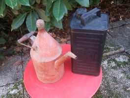 Anciens bidons d'huile