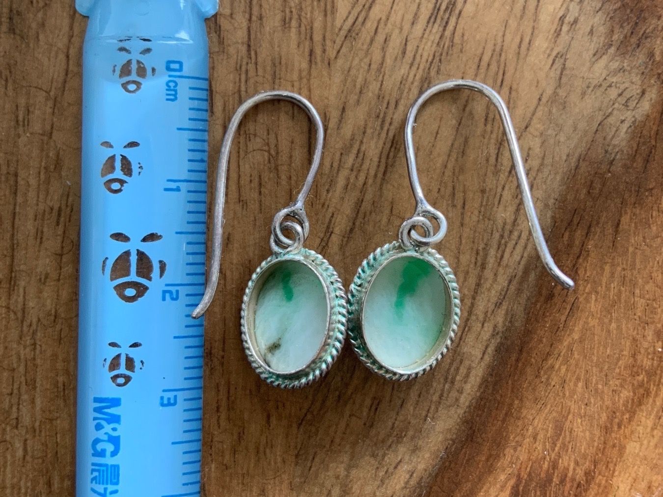 Orecchini pendenti & Orecchini a lobo: Weisse Jade mit grünem Einschluss Silber Ohrringe – Usato da Zürich venduto da MK124 1